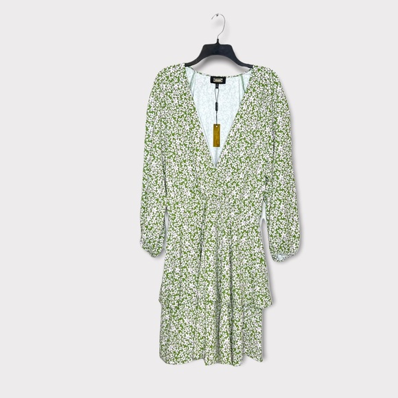 Alexia Admor Layla V-Neck Tiered Ruffle Dress Green Size 2X - Picture 2 of 6